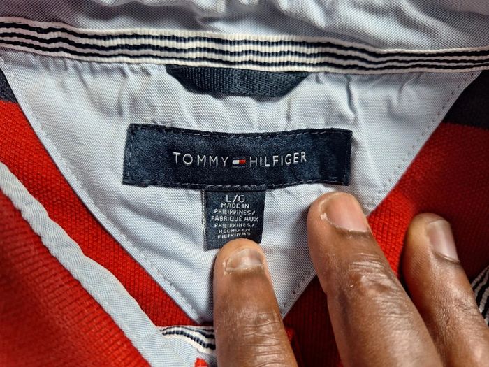 Polo tommy hilfiger noir et rouge vintage - taille L - 100% coton - brodé (546) - photo numéro 6