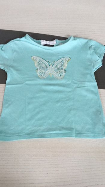 Tee shirt bleu ciel papillon
