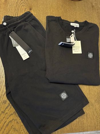 Ensemble stonne island