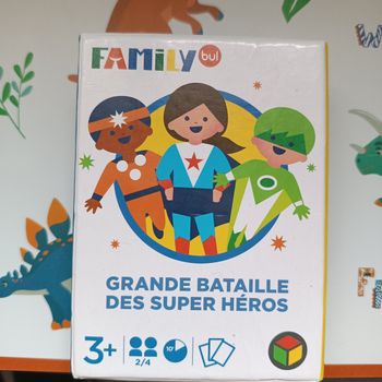 Jeu de cartes "la grande bataille des super-héros" de chez familybul