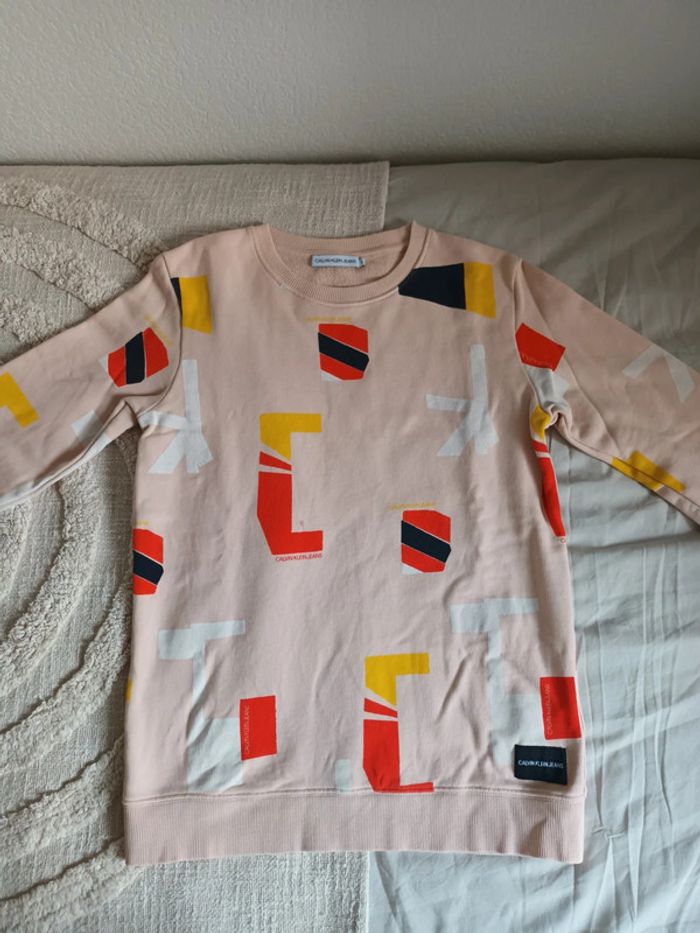 Joli sweat rose Calvin Klein 12 ans - photo numéro 3