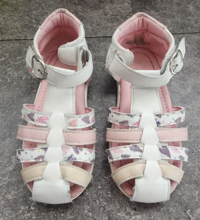 sandales taille 28 - photo numéro 1