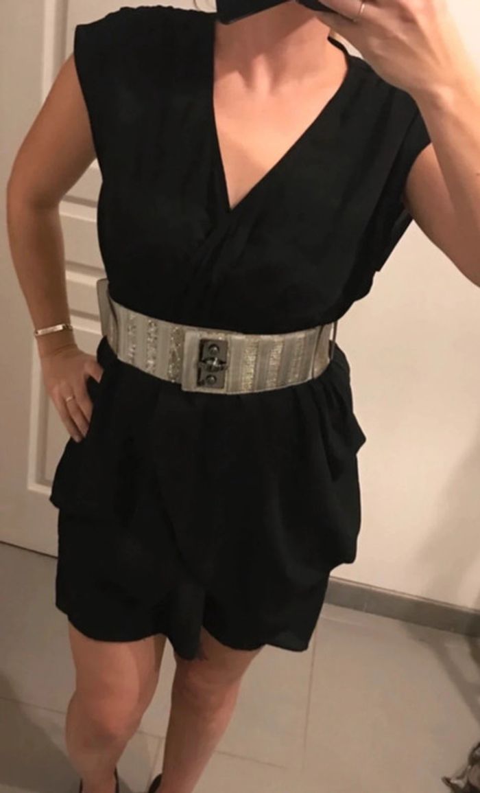323 - Robe noire