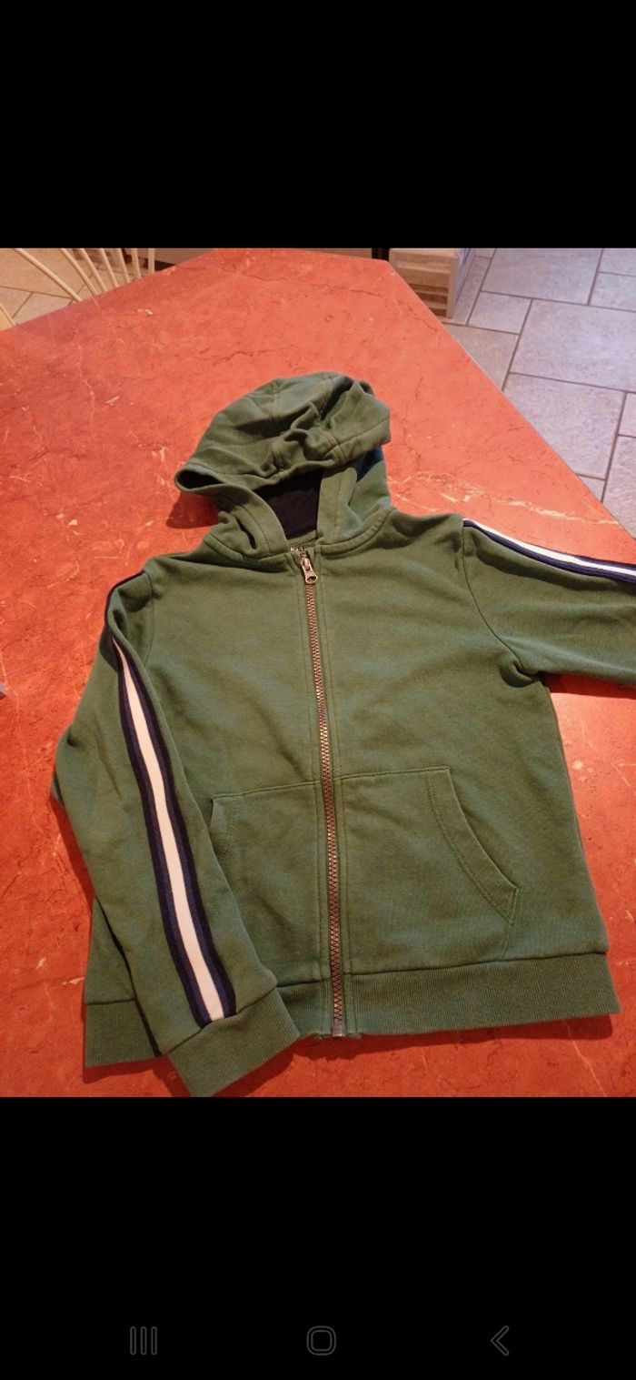 Sweat taille 8 ans
