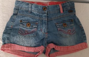 Short, Sergent Major, 6 ans