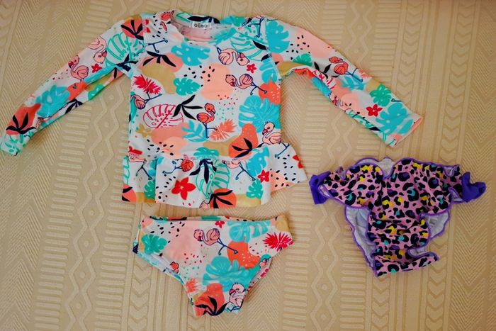 Vêtements bain bébé fille