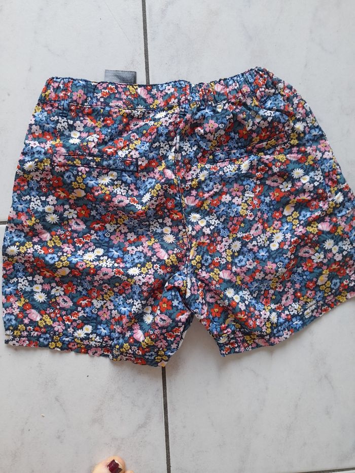 Short H&M taille 9/10 ans