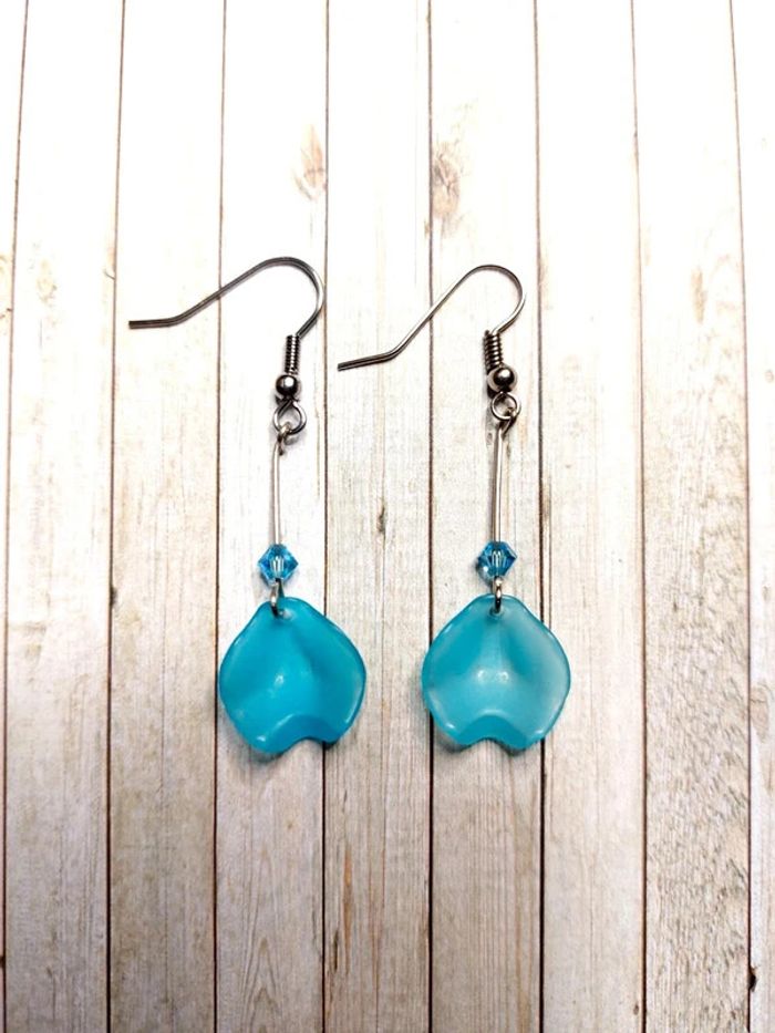 Magnifique paire de boucles d'oreilles pendantes bleu - photo numéro 4