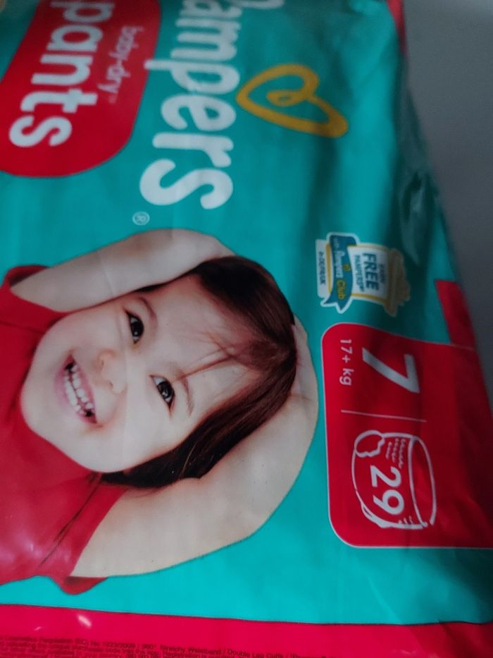 Couches pampers taille 7