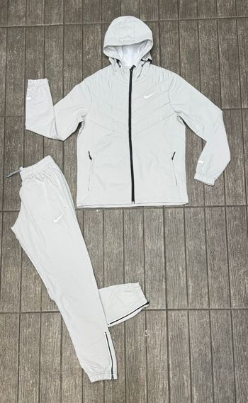 Ensemble Nike