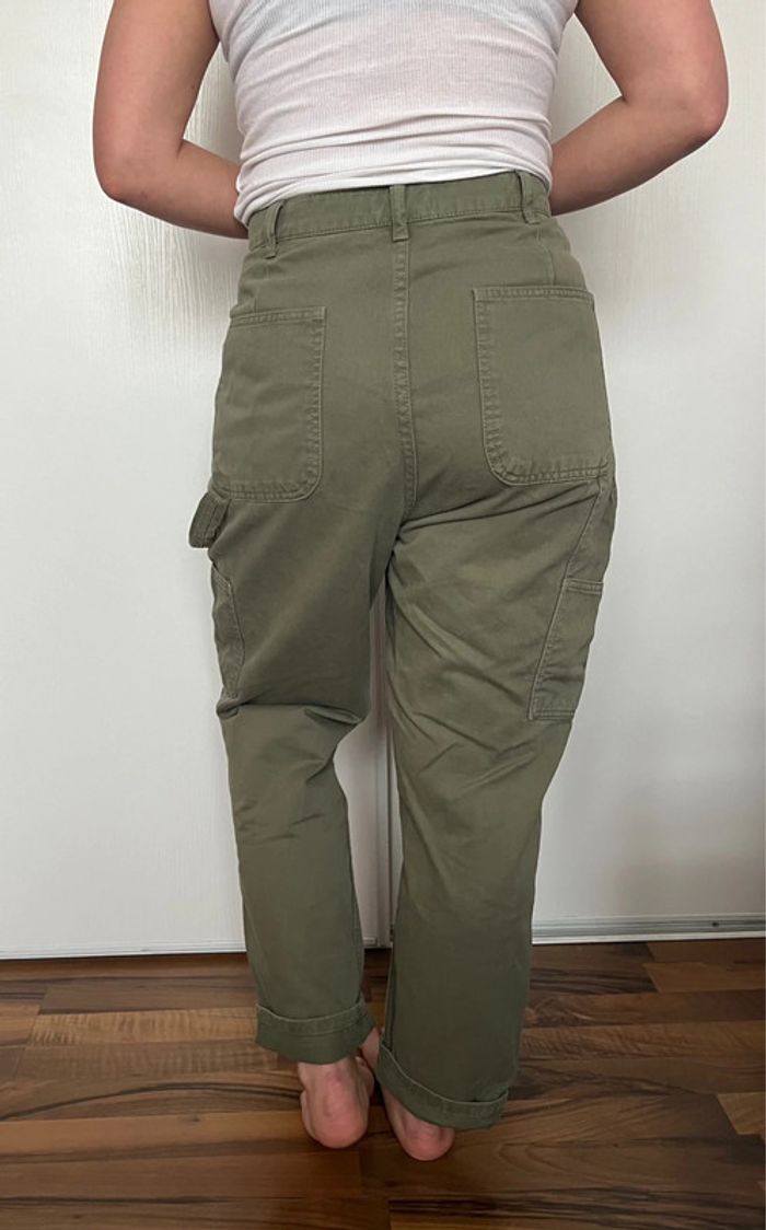 Pantalon kaki ZARA – Taille 42 – Baggy cargo tendance 🟢 - photo numéro 3