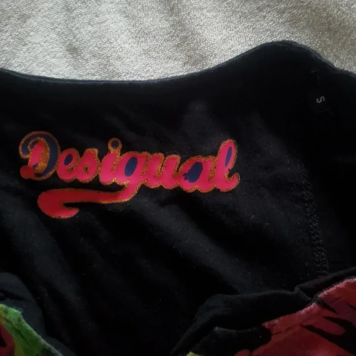 Tunique fleurie Desigual noire taille S - photo numéro 3