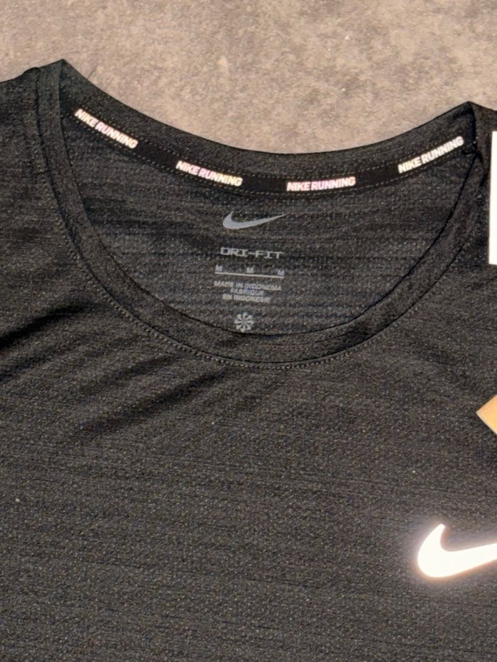 Ensemble running : veste, pantalon, 2 t-shirt - photo numéro 8