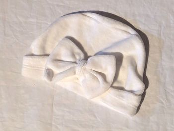 Petit Bonnet Blanc Gros Flot Ruban Vêtement Accessoire Petits Enfants Bébés