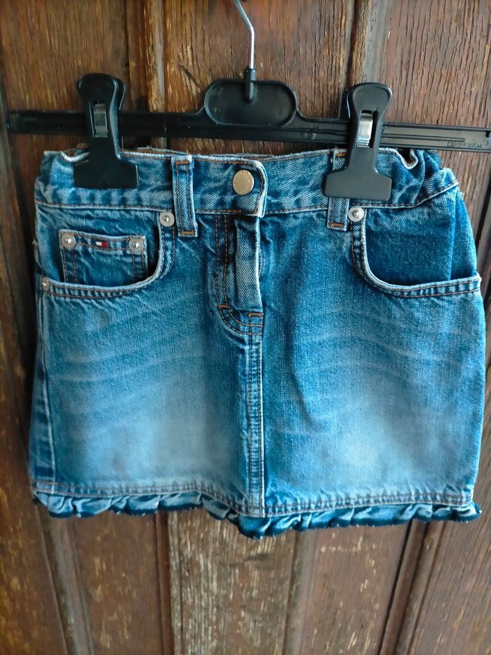 Très jolie jupe Tommy Hilfiger 6 ans