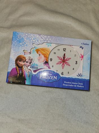 Reveil disney la reine des neige - frozen disneyland paris disney store