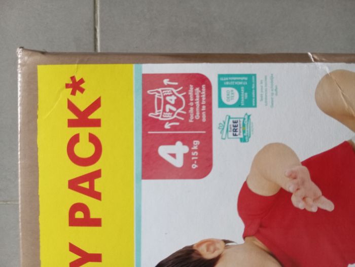 Paquet de couches Pampers - photo numéro 2
