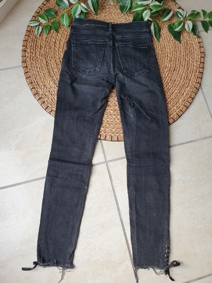 Jean femme noir Zara détail lacets taille 34 - photo numéro 4