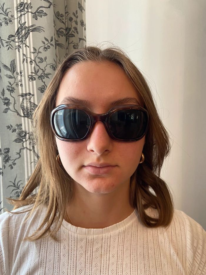 Paire de lunettes de soleil Ray-Ban brun foncé écaille modèle RB 4062 642/71 - photo numéro 18