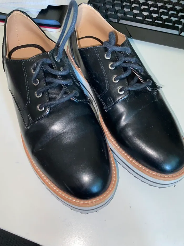 Chaussures noires Pull & Bear en 37