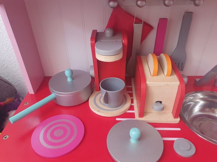 Cuisine en bois avec accessoires - photo numéro 10