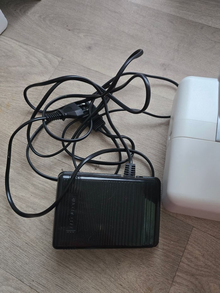 Machine à coudre - photo numéro 6