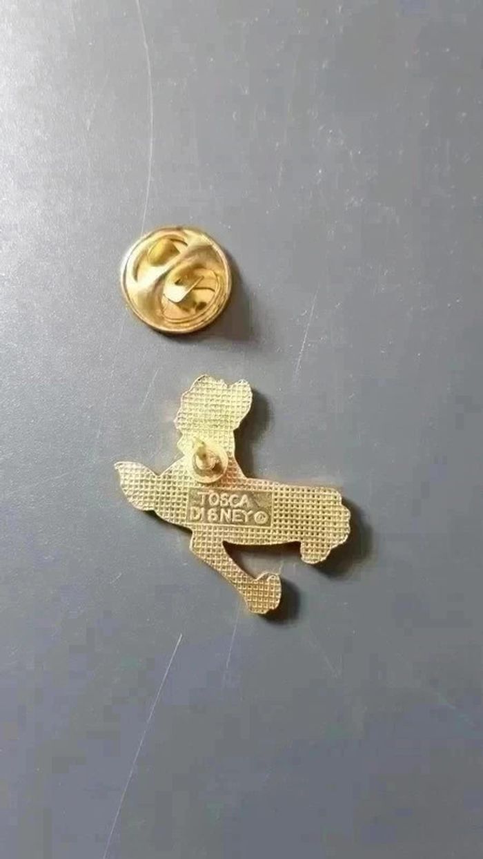 Pin's Bambi Disney - photo numéro 3