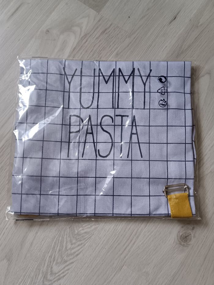 tablier Yummy pasta Françoise Saget NEUF - photo numéro 3