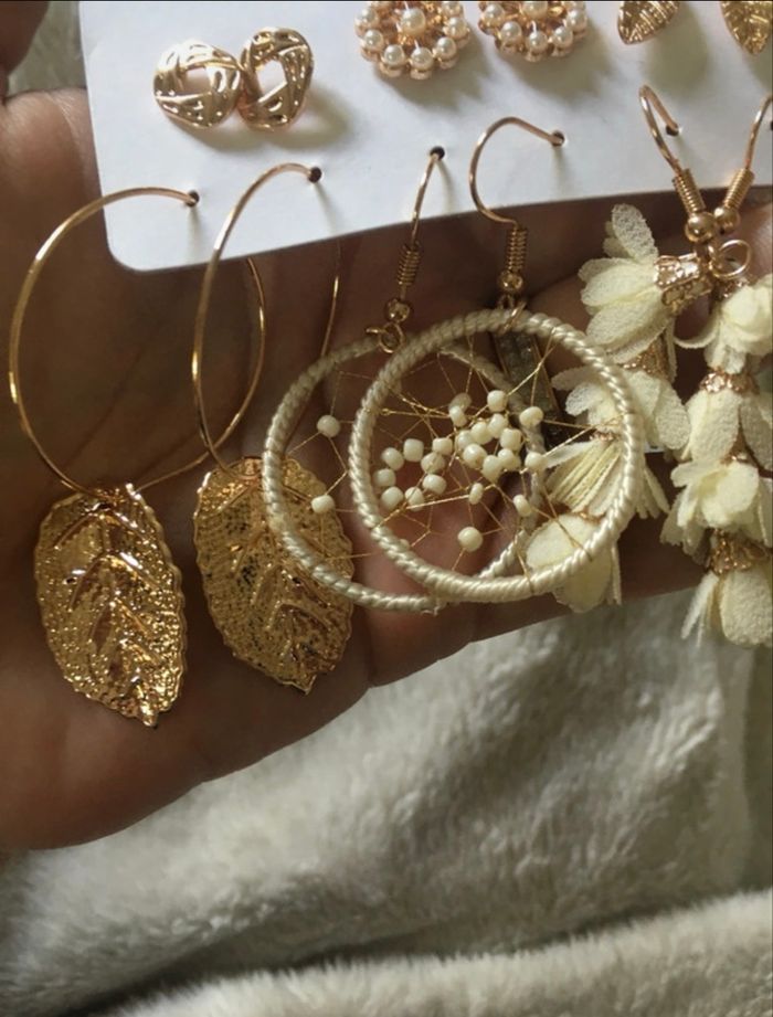 Lot de 6 boucles d’oreilles NEUVES pour femme couleurs doré et blanc - photo numéro 6