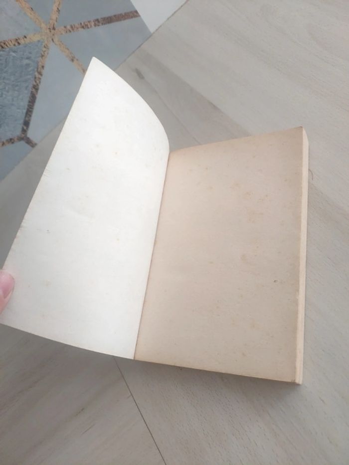 Livre poche le masque science fiction les chaînes de l'avenir Philip K. Dick - photo numéro 6