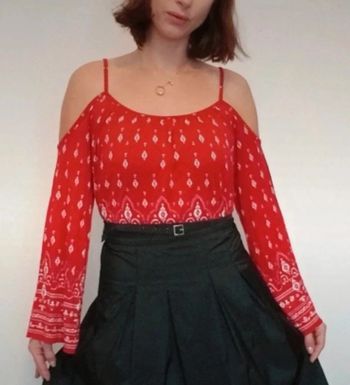 Haut épaules nues manches évasées taille 36