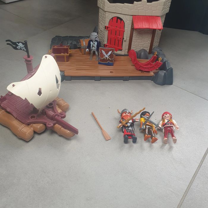 L ile des pirate + le radeau playmobil 3 pirates + 1 fantôme pirate - photo numéro 2