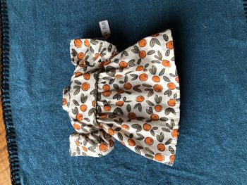 Robe Minikane imprimé oranges – Amigas 32 cm – neuve