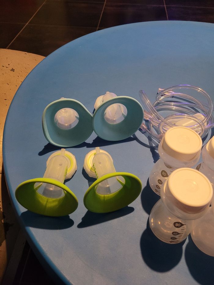 Biberon et pot pour allaitement medela - photo numéro 2