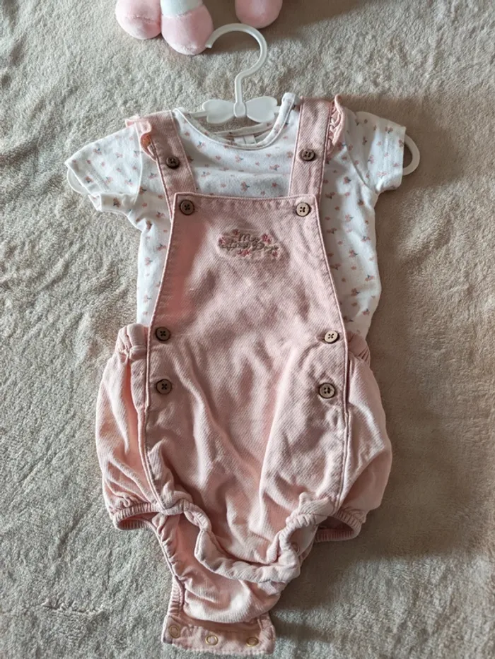 Ensemble 2 pièces avec barboteuse brodée pour bébé fille