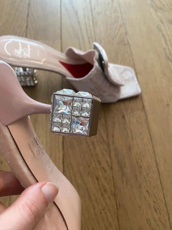 Mules en velours rose et talons strass Roger Vivier taille 36 1/2 - photo numéro 8