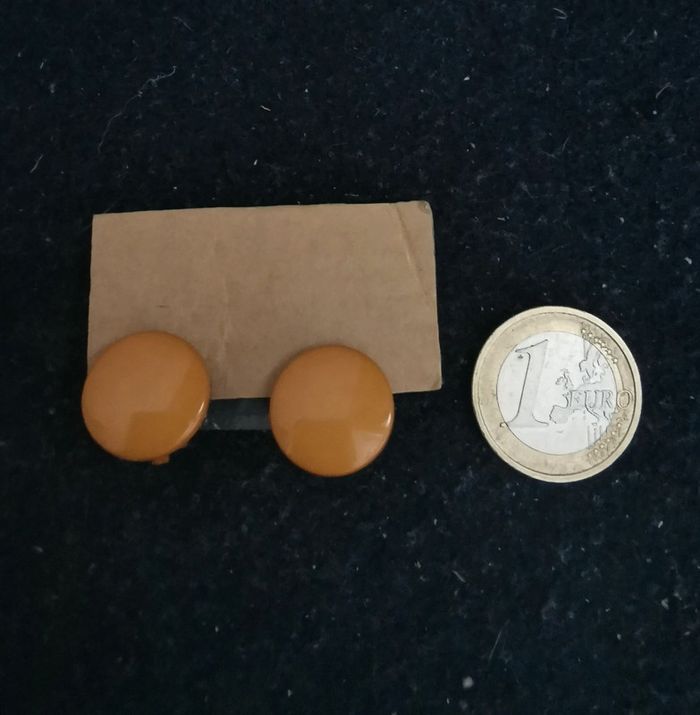 Petits clips couleur moutarde - photo numéro 2