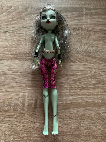 Poupée Monster High frankie stein sweet
