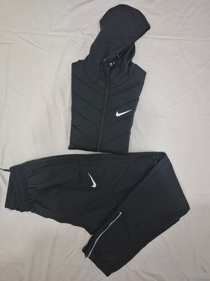 Ensemble Running Nike