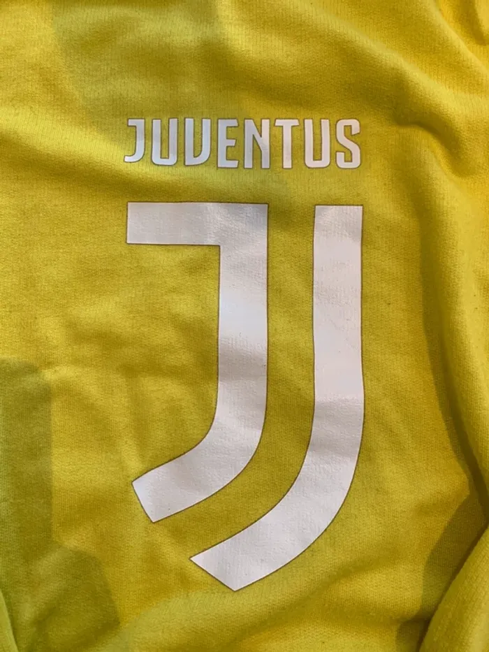 T-shirt manches longues Juventus taille 6 ans - photo numéro 2