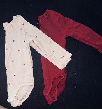Lots 2 bodies longue manche - H&M 6M
