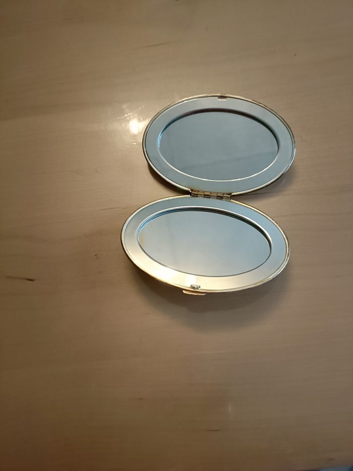 MIROIR EN ARGENT GIVENCHY - photo numéro 4