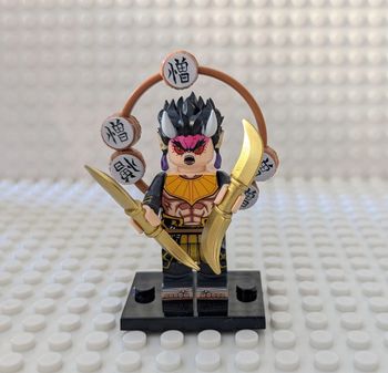 Figurine Demon Slayer : Hantengu (Lune Supérieure 4), style lego