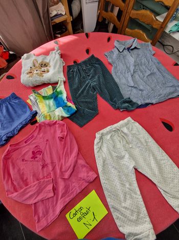Lot 7 vêtements 24mois  fille