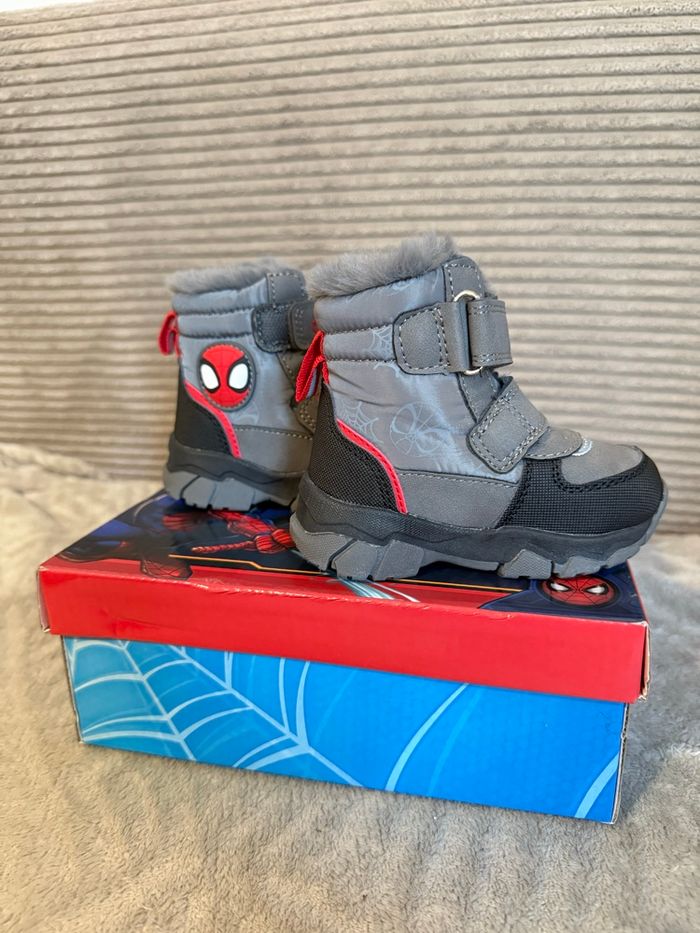 Chaussure / bottes d’hiver bébé - photo numéro 2