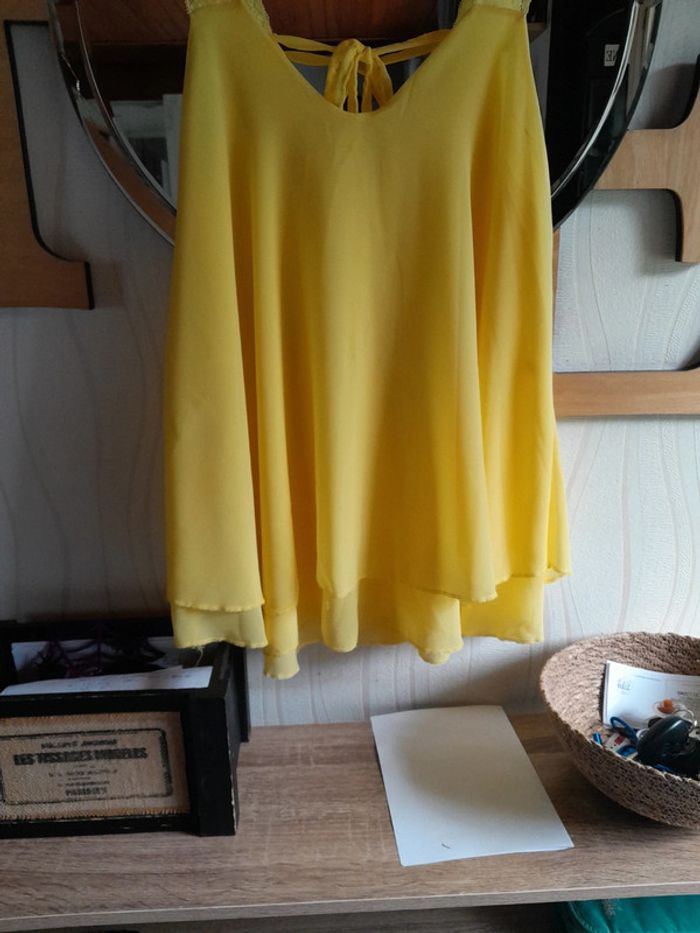 Top jaune - photo numéro 2