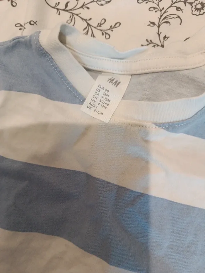 Tee shirt H&M bleu rayé blanc 80cm - photo numéro 3