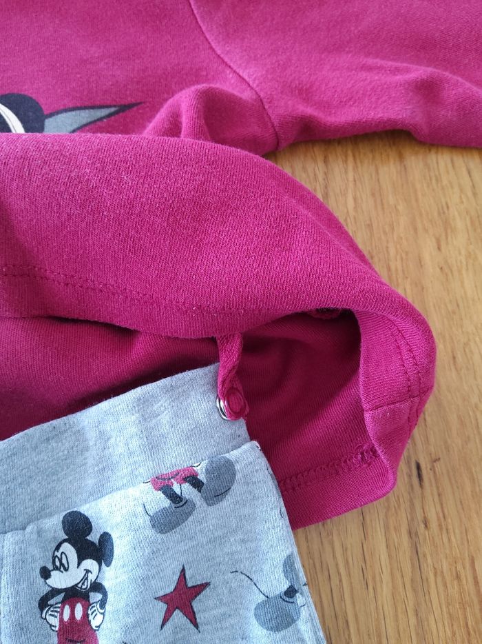 Pyjama/tenue d'intérieur Mickey 18 mois - photo numéro 3
