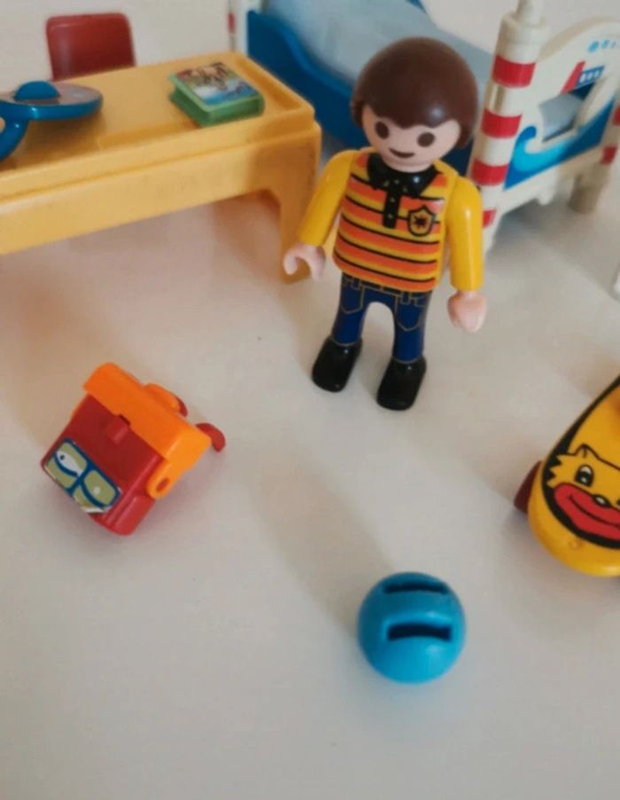 Playmobil lot vrac chambre d enfant bureau jouet skate - photo numéro 3