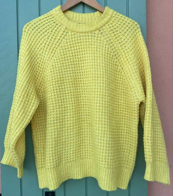 Pull en laine jaune